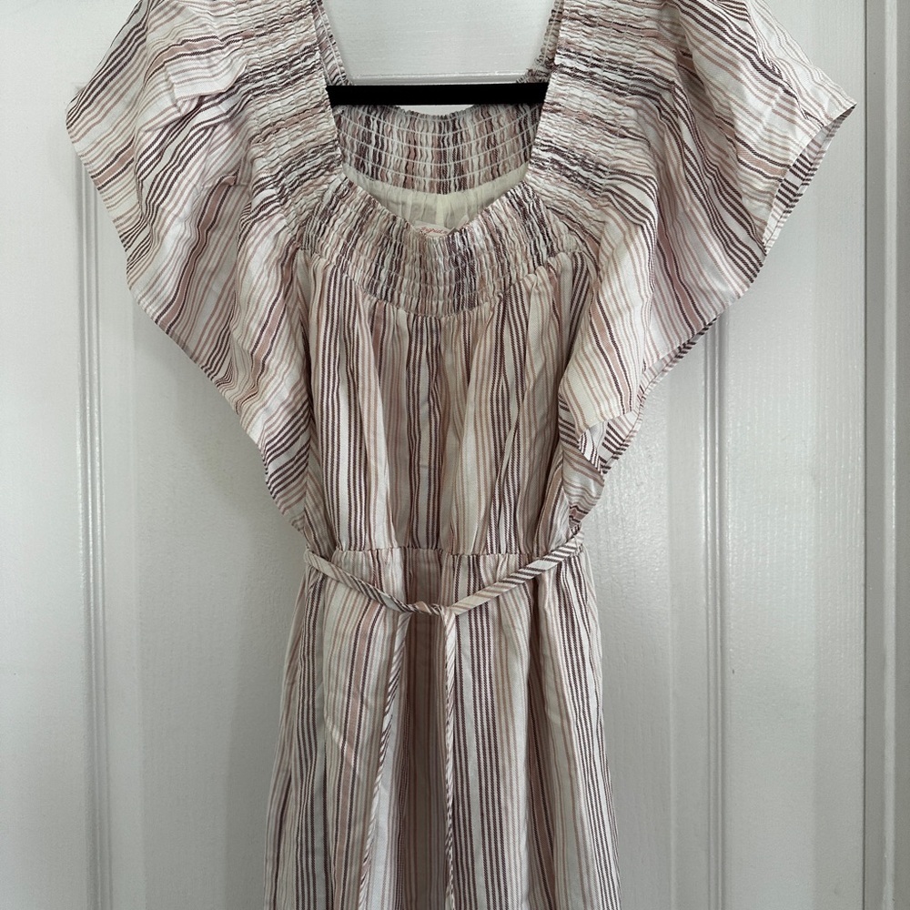 Flutter Sleeve Maternity Midi Dress - M